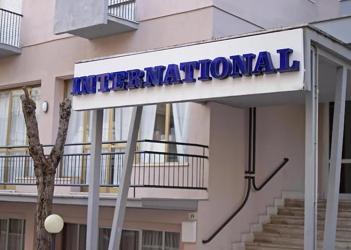C-s InternationalAlbergo
